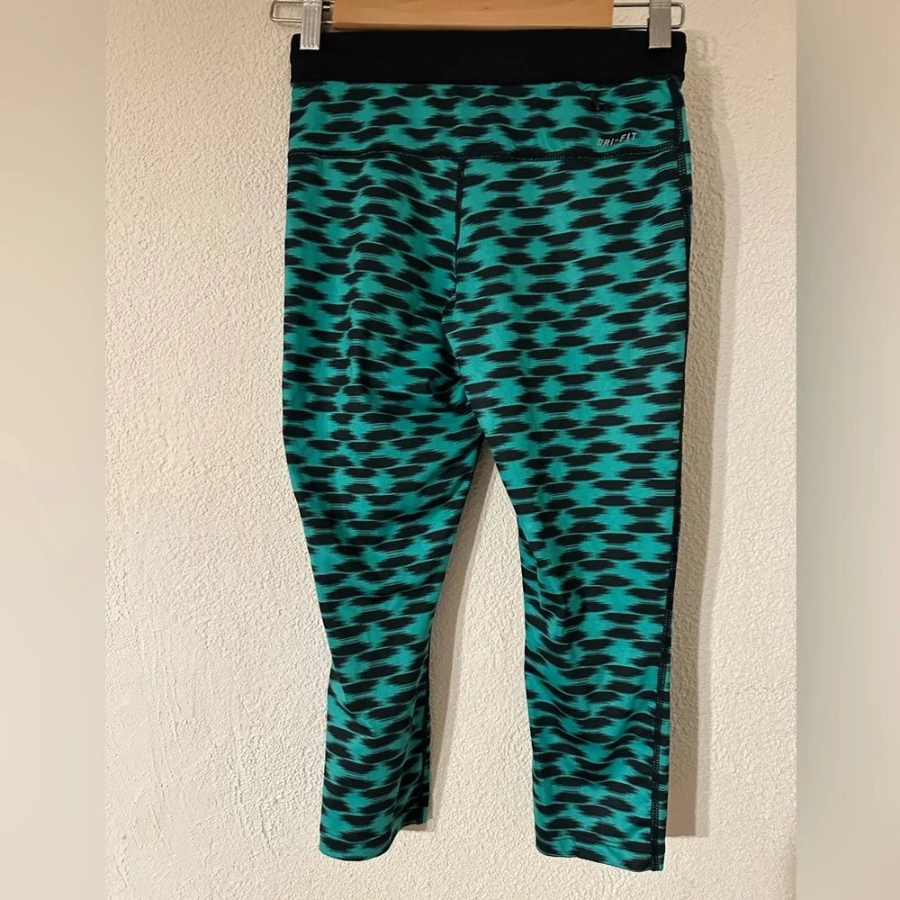 Nike Dri Fit Relay Athletic Crop Leggings Women Green/Black Size XS